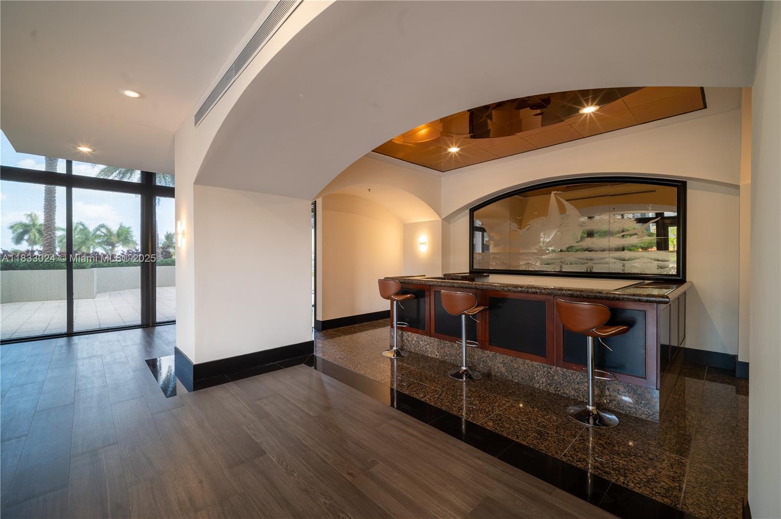 VILLA REGINA CONDO - Residential