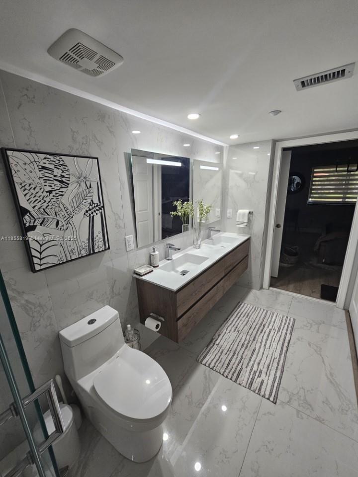 SOUTHAMPTON CONDOMINIUM I - Residential