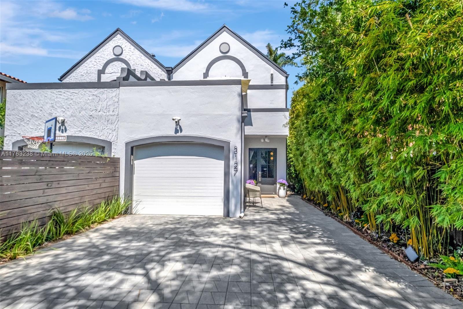 3127 Jackson Ave, Coconut Grove, Broward County, Florida - 3 Bedrooms  
3 Bathrooms - 