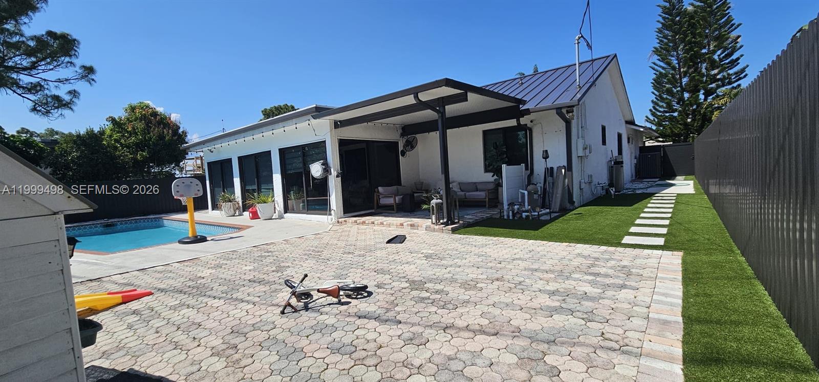 WEST DEERFIELD BEACH - Residential