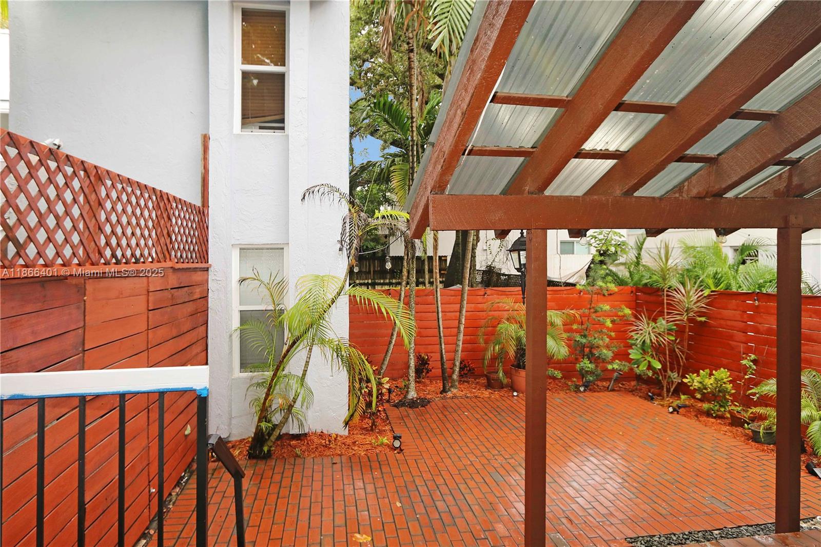 JACKSON PEACOCKS SUB 3-18 - Residential Lease