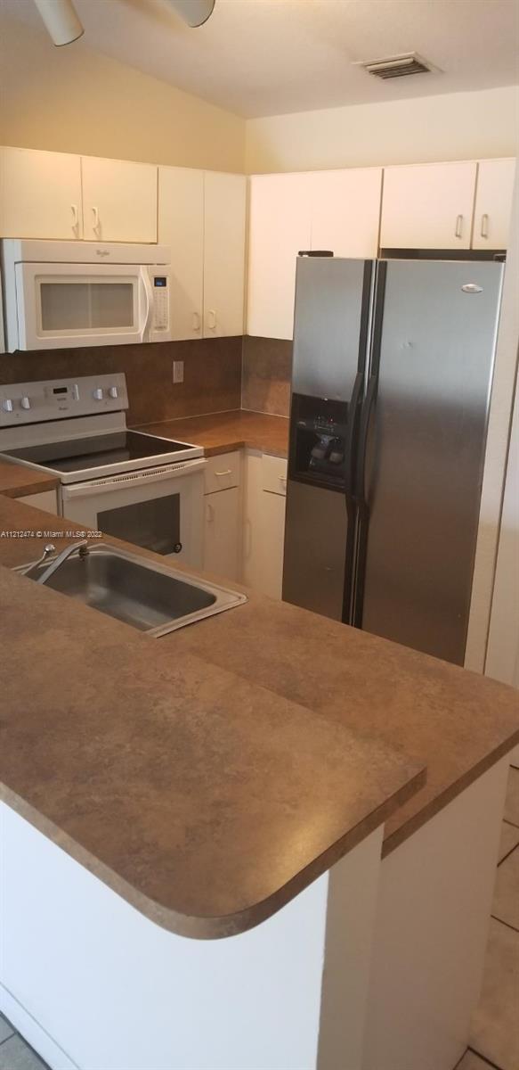 VILLAGES OF RENAISSANCE - Residential Lease