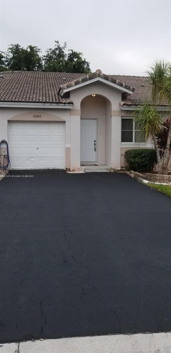 VILLAGES OF RENAISSANCE - Residential Lease