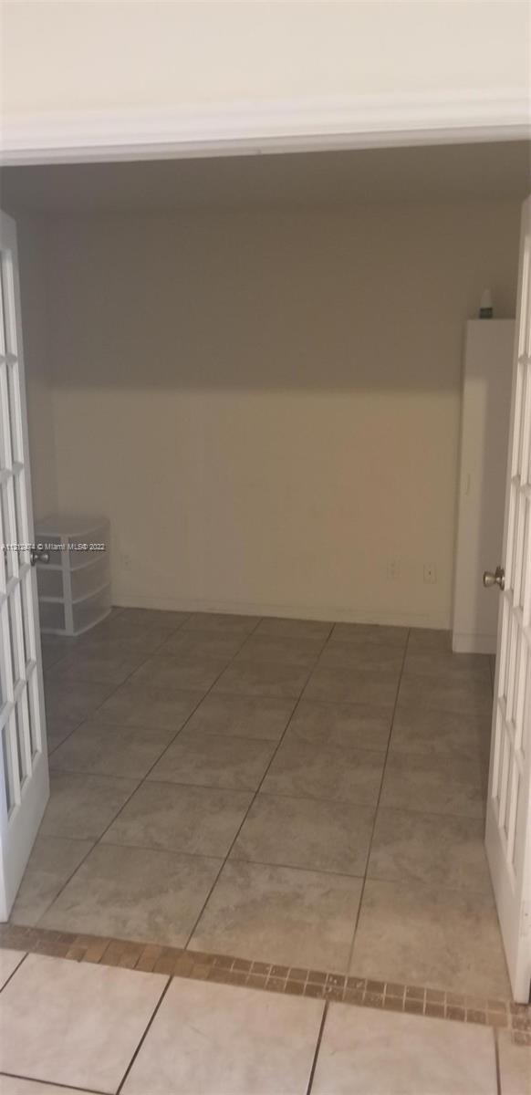 VILLAGES OF RENAISSANCE - Residential Lease