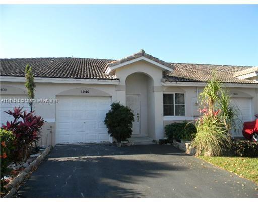 VILLAGES OF RENAISSANCE - Residential Lease