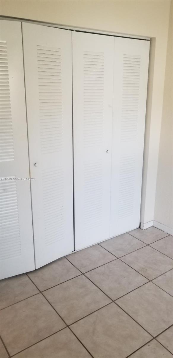 VILLAGES OF RENAISSANCE - Residential Lease