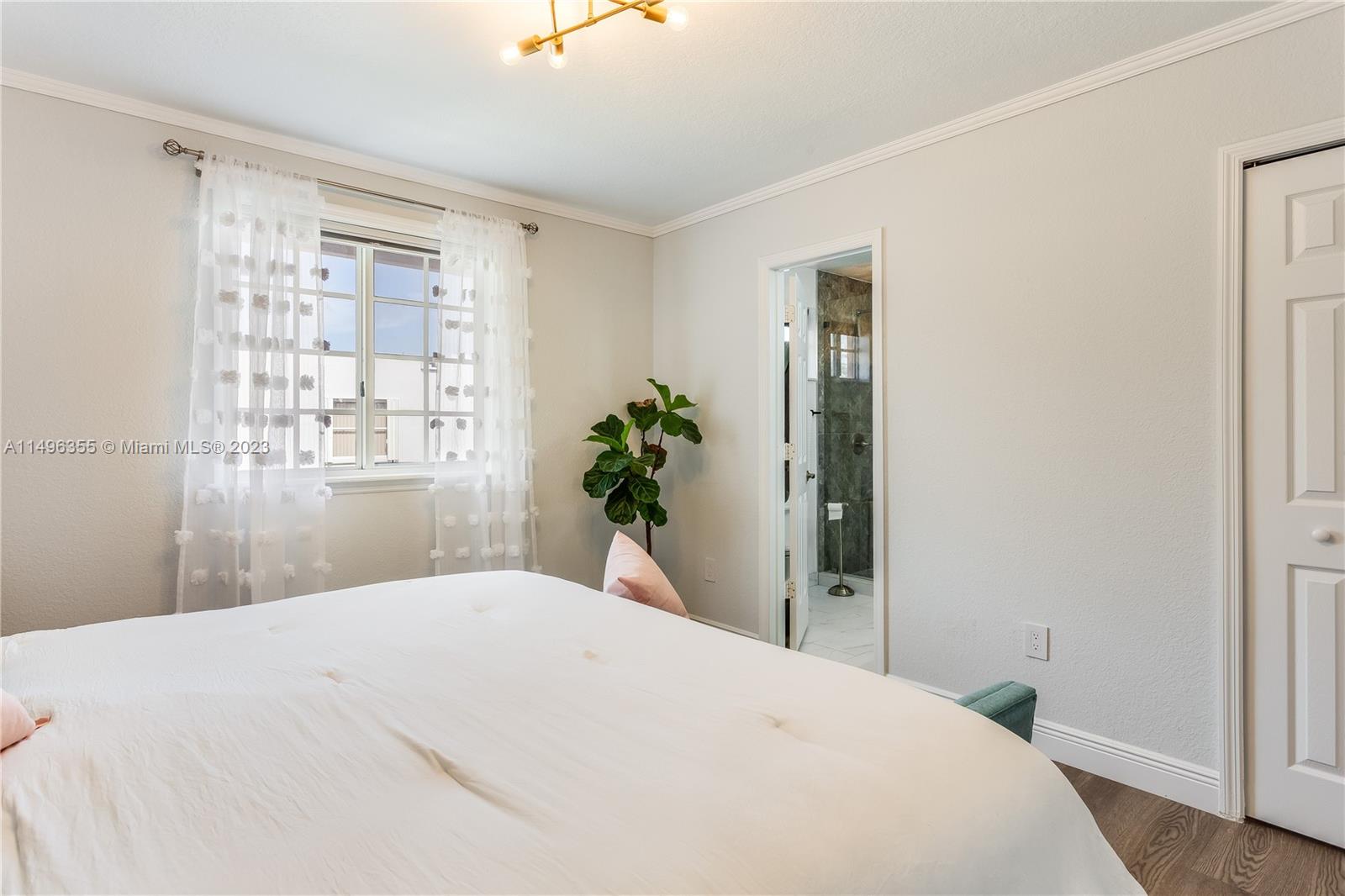 VILLAS OF BARCELONA - Residential Lease