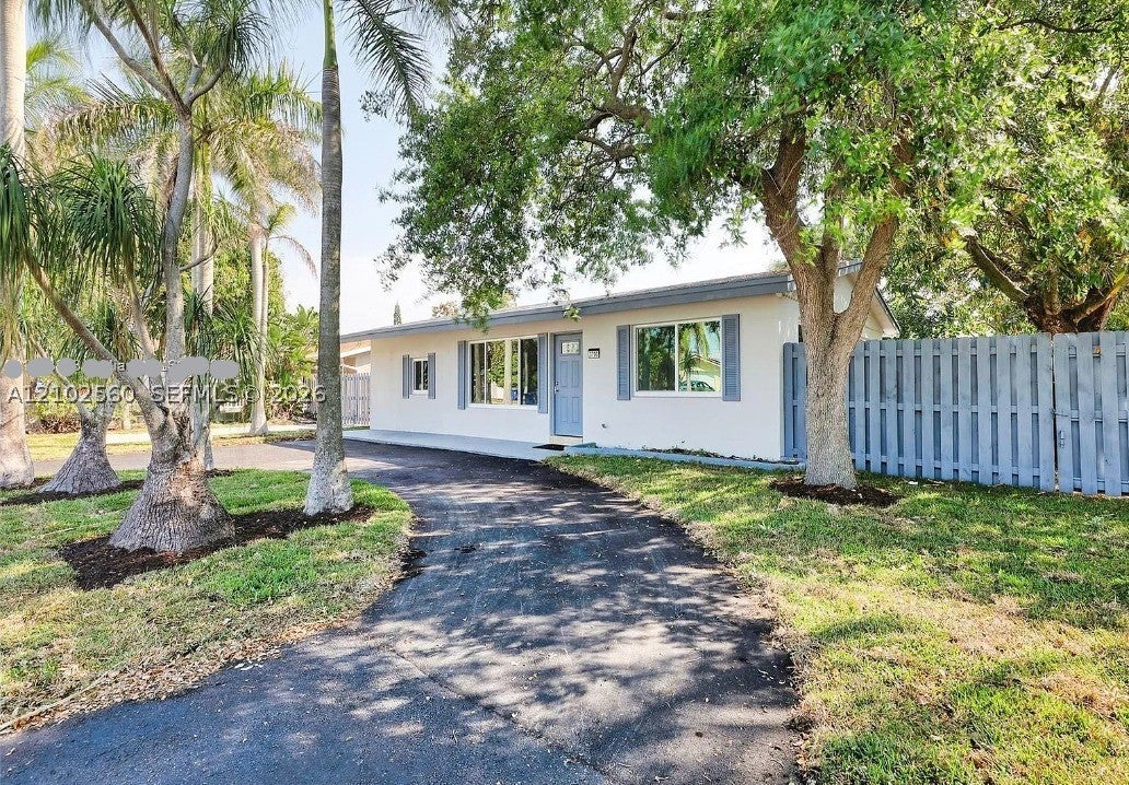 3700 NE 13th Ter