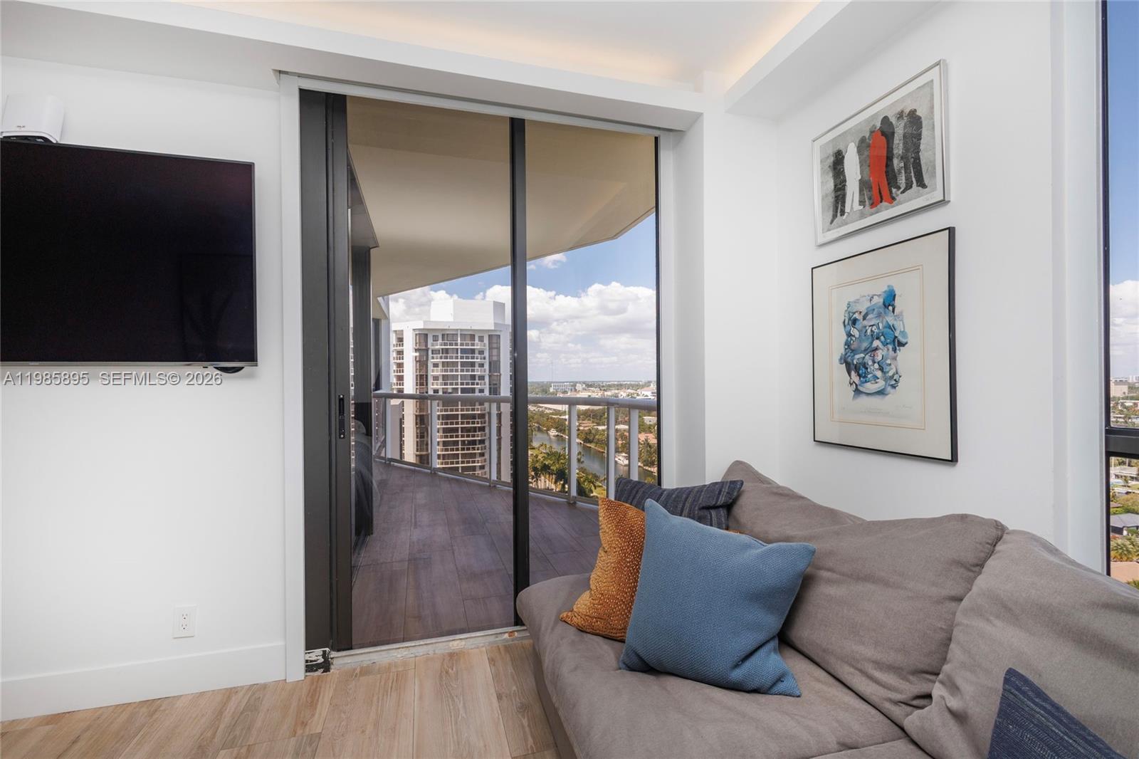 HARBORSIDE AT THE WATERWA - Residential