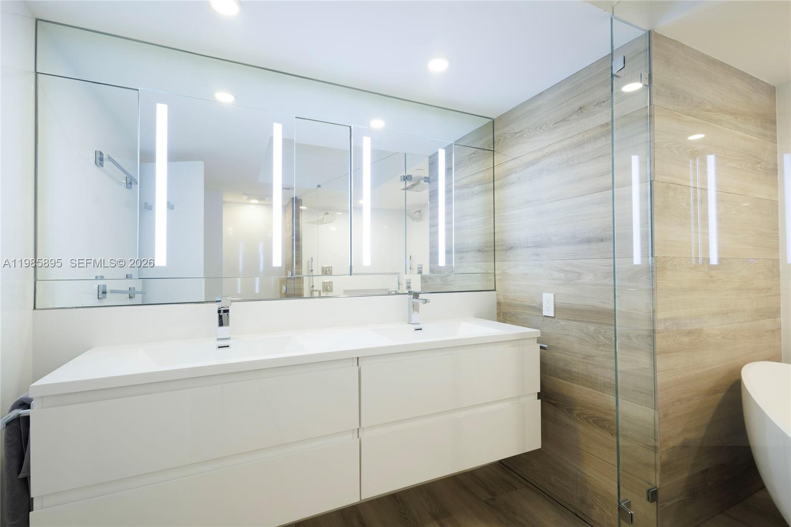 HARBORSIDE AT THE WATERWA - Residential