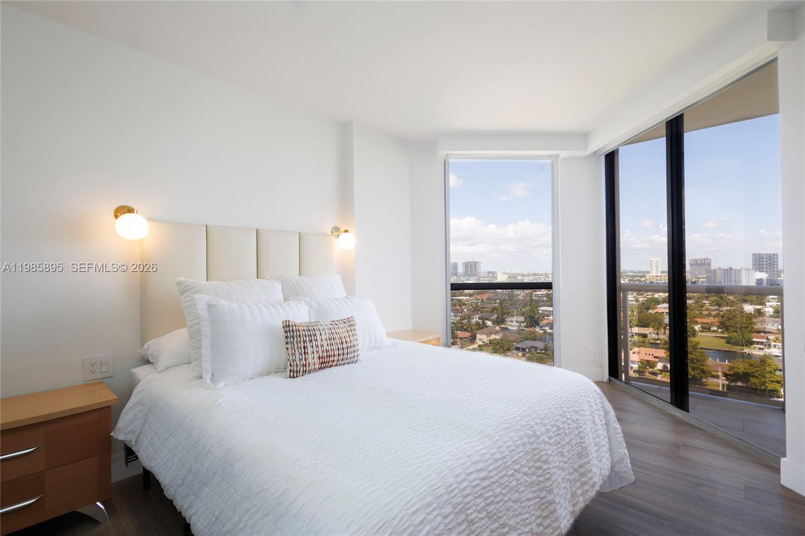 HARBORSIDE AT THE WATERWA - Residential