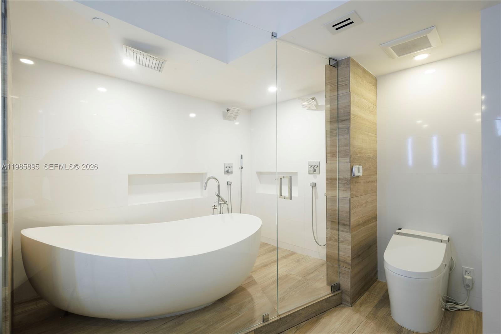 HARBORSIDE AT THE WATERWA - Residential