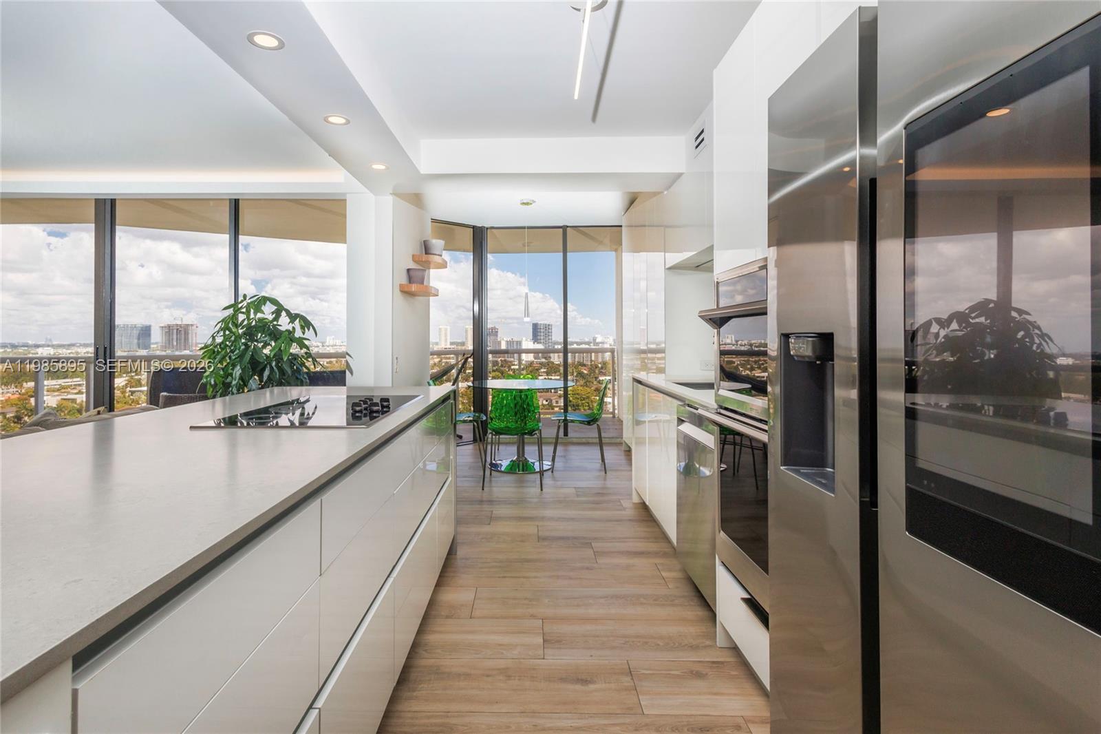 HARBORSIDE AT THE WATERWA - Residential