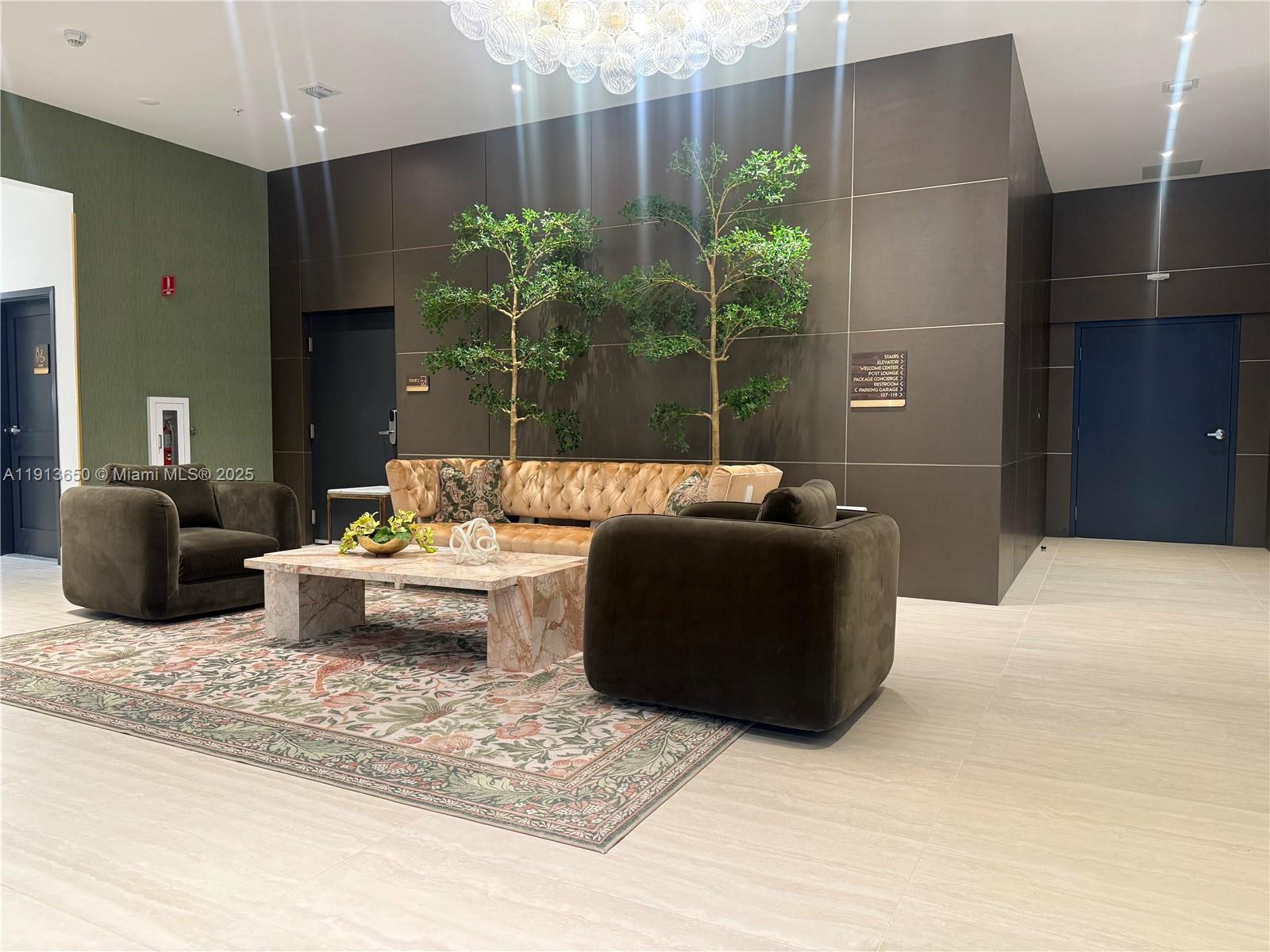 HOLLYWOOD - Residential Lease