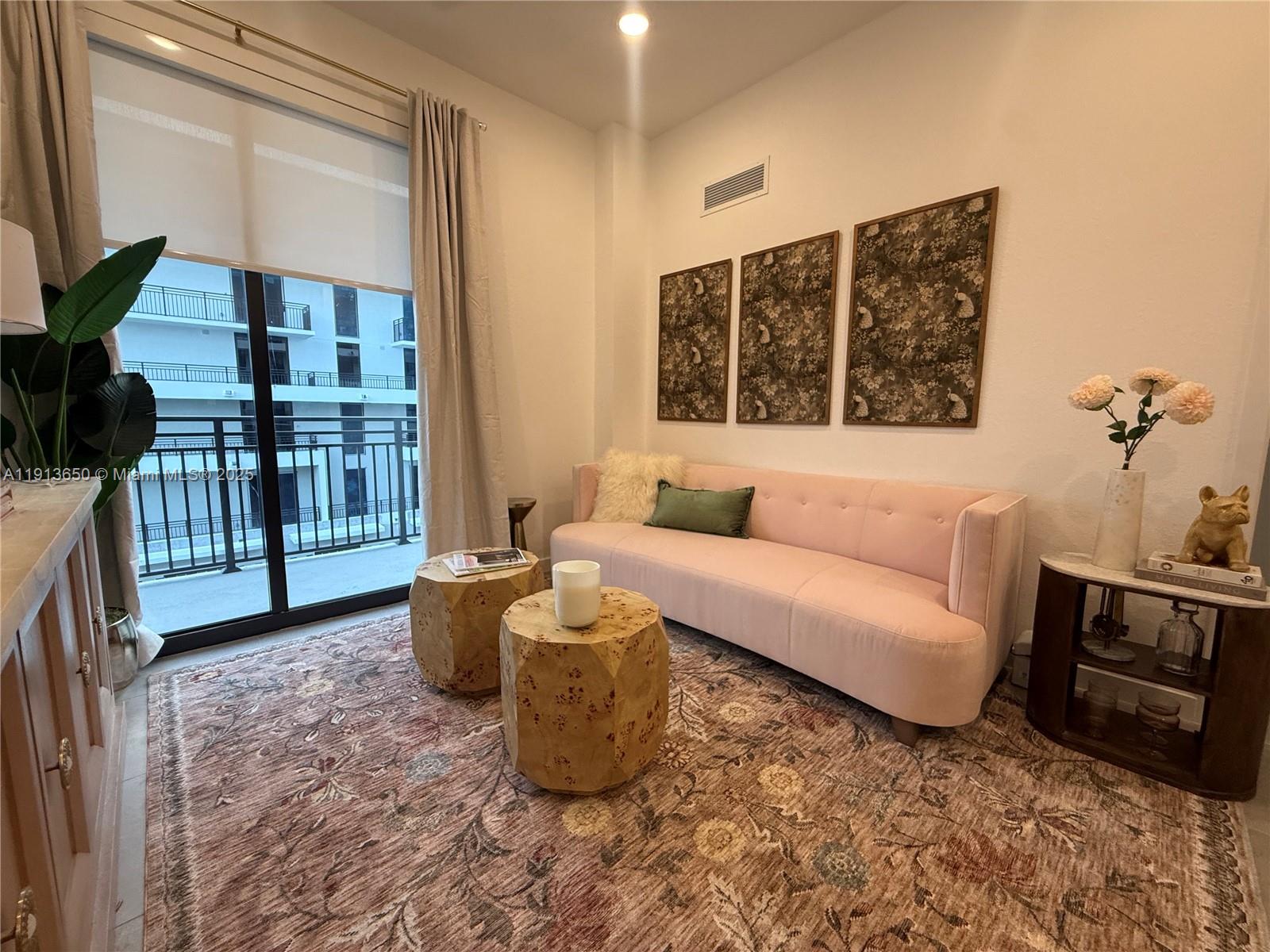 HOLLYWOOD - Residential Lease