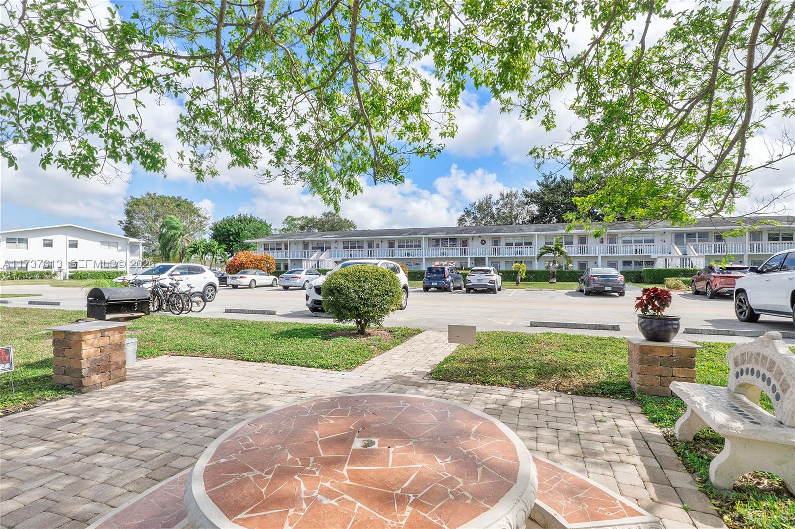 143 Oakridge J 143