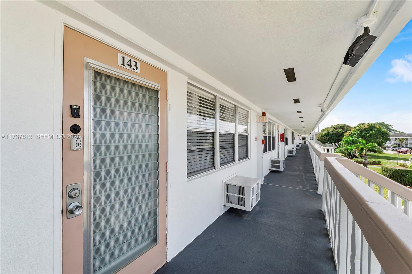 143 Oakridge J 143