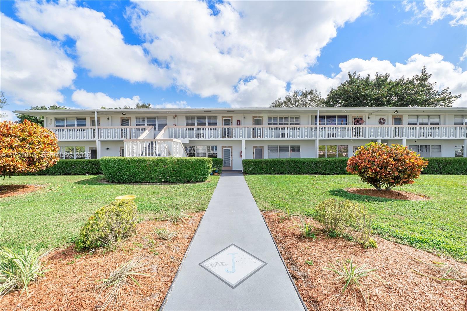 143 Oakridge J 143