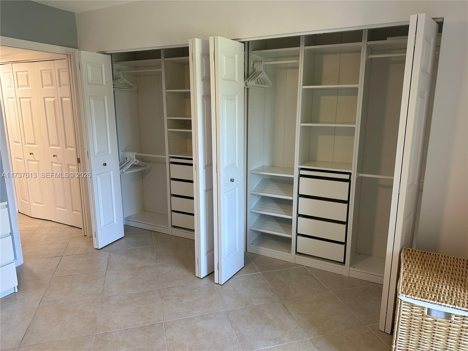 OAKRIDGE J CONDO - Residential