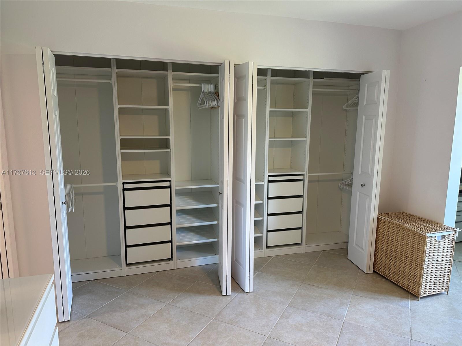 OAKRIDGE J CONDO - Residential