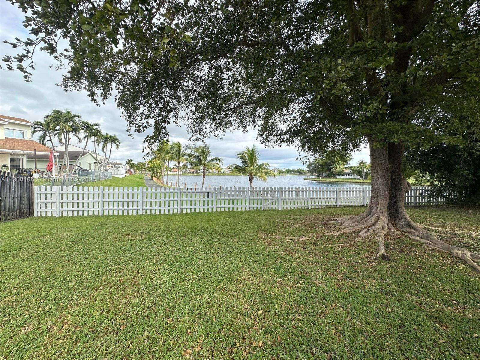 LAKES BY THE BAY SEC 6 - Residential Lease