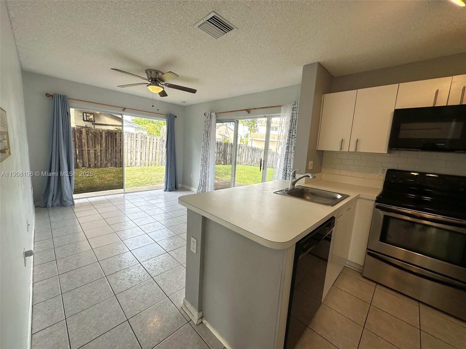 LAKES BY THE BAY SEC 6 - Residential Lease