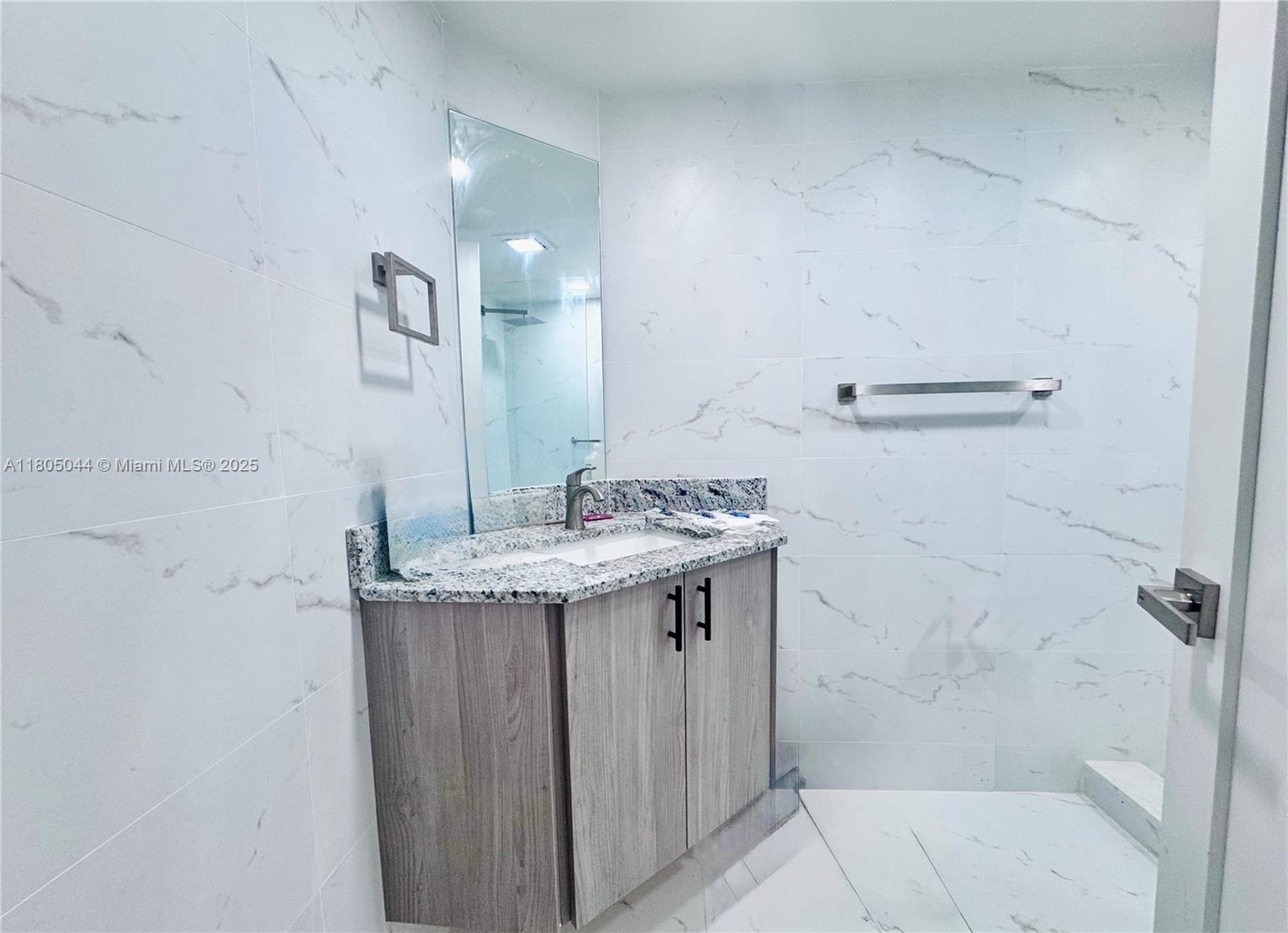 ROLLING GREEN CONDO A - Residential