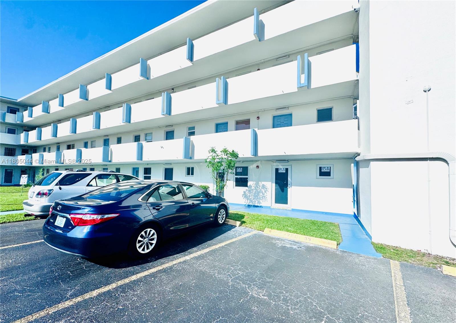 ROLLING GREEN CONDO A - Residential