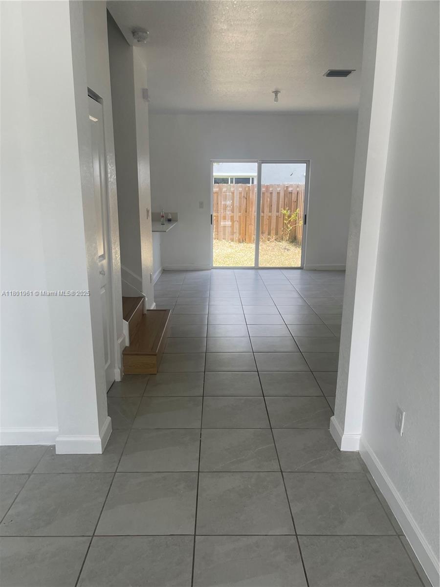 Rental Property at 1737 Se 26th Ter 1737, Homestead, Miami-Dade County, Florida - Bedrooms: 3 
Bathrooms: 3  - $2,500 MO.