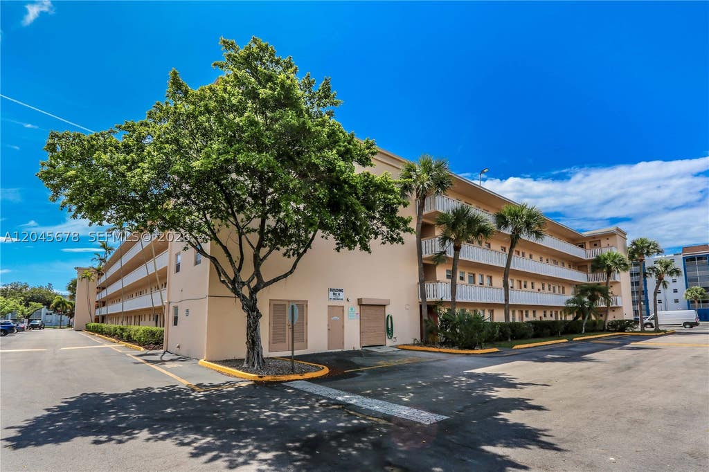 Photo of 505 E Dania Beach Blvd #4-3G, Dania Beach, FL 33004 (MLS # A12045678)