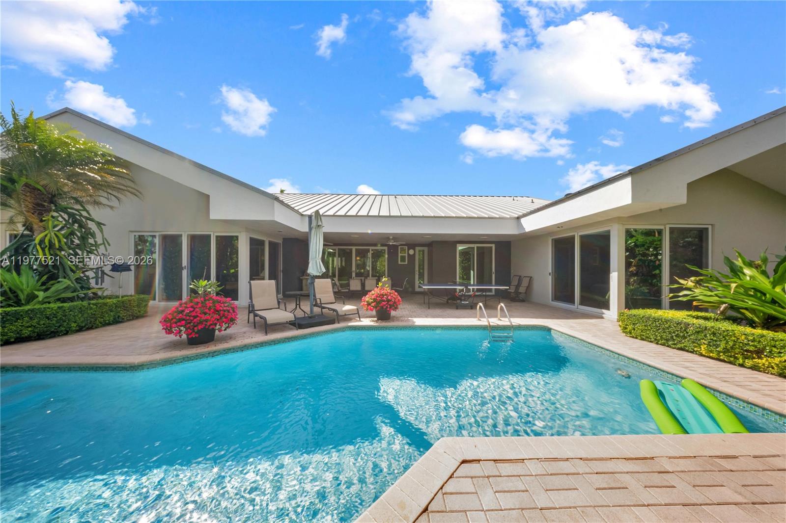 PARINTIS SUB - Residential