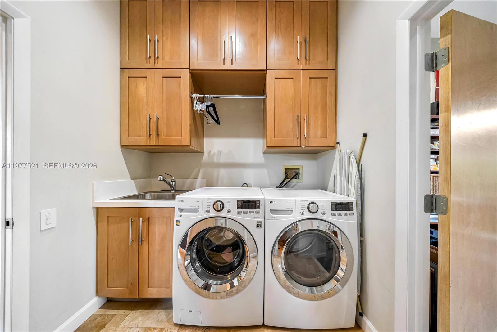 PARINTIS SUB - Residential