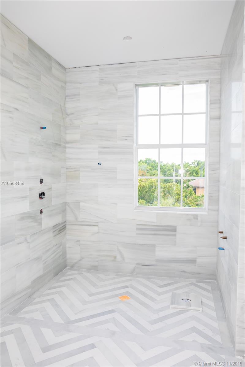 BEATRICE ROW - Residential