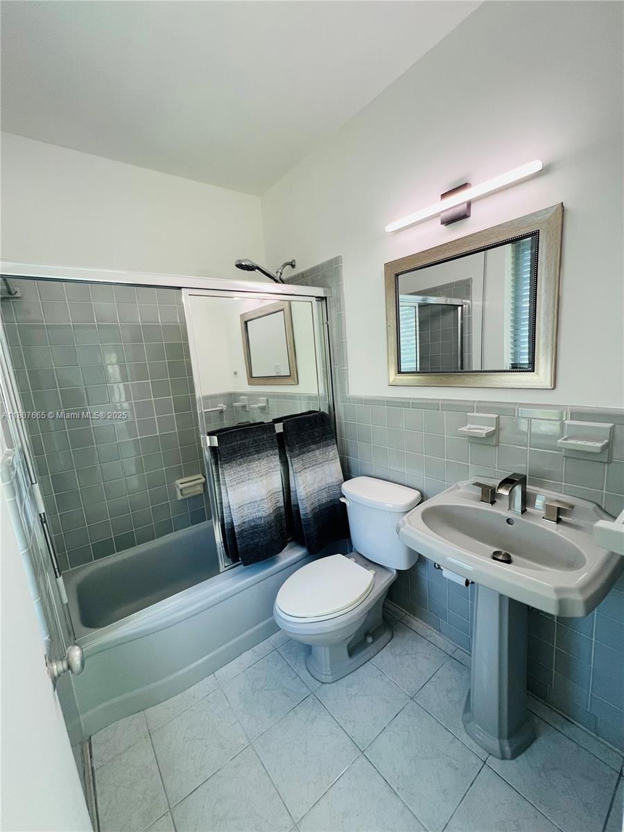 BROWNSTONE CO-OP APTS INC - Residential