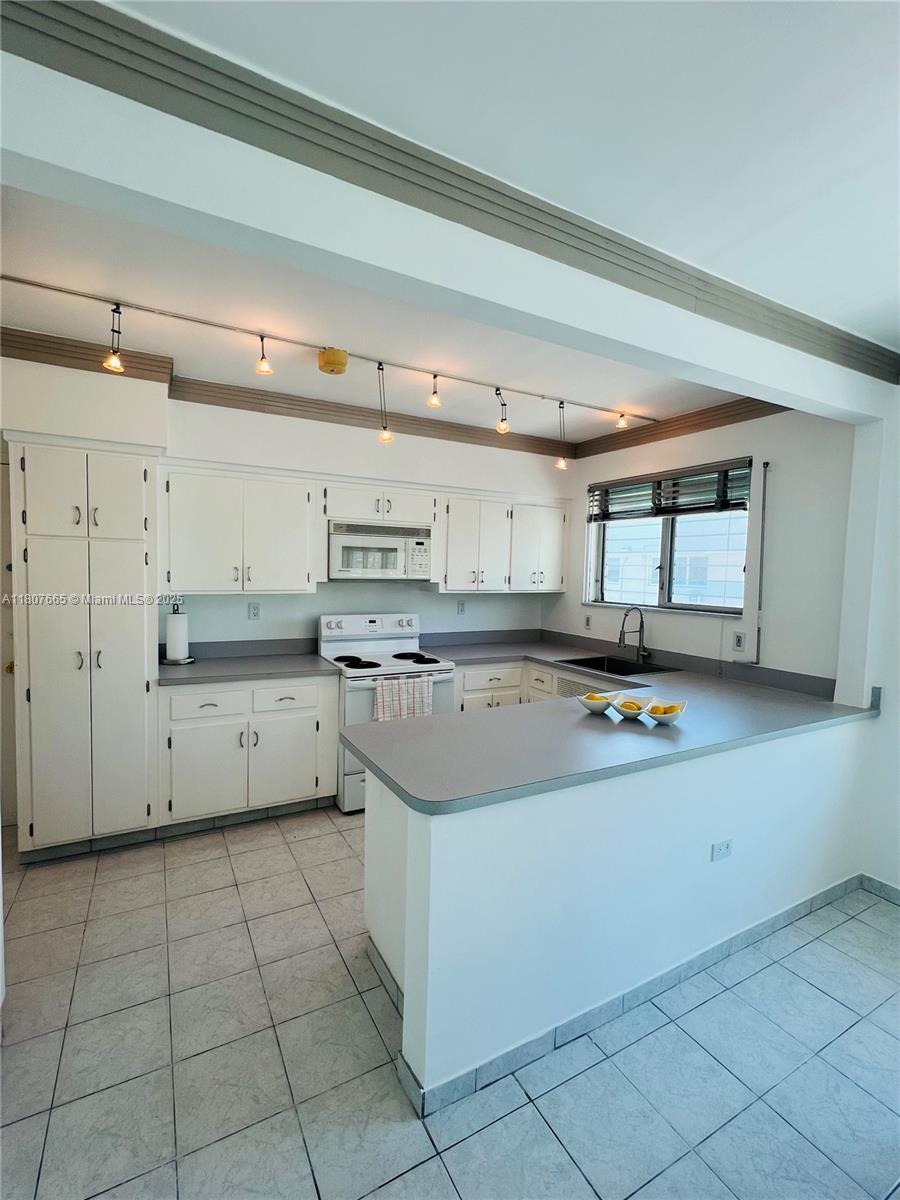 BROWNSTONE CO-OP APTS INC - Residential