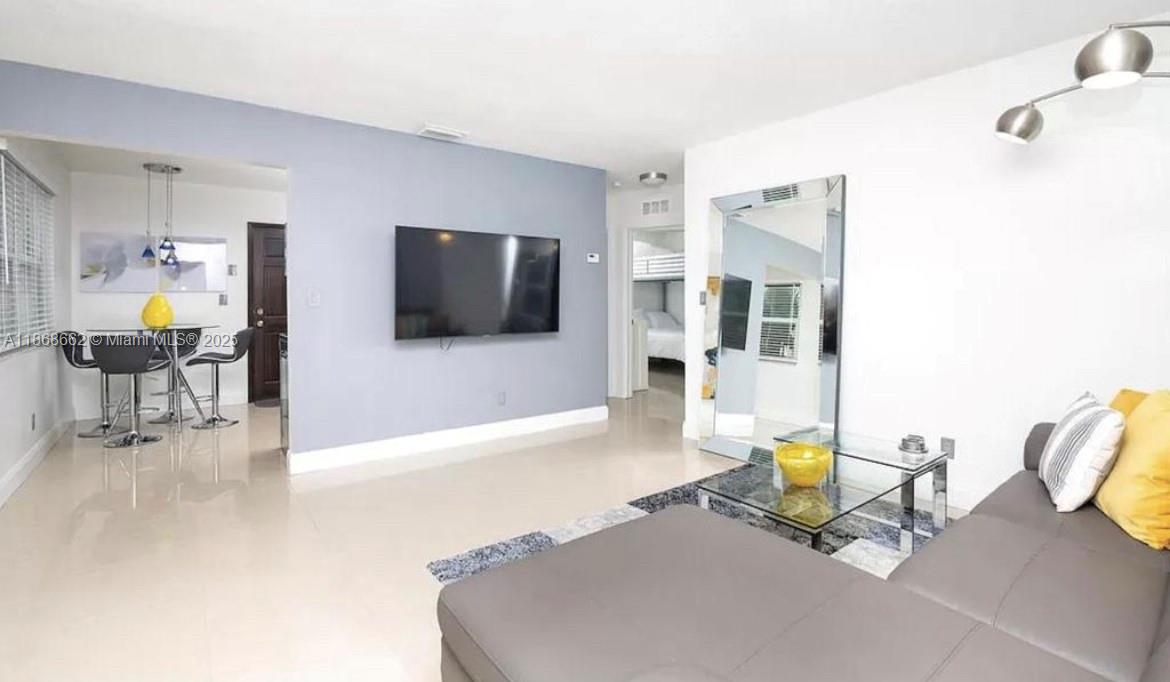 FLORIAN ISLES 2ND SEC - Residential Lease