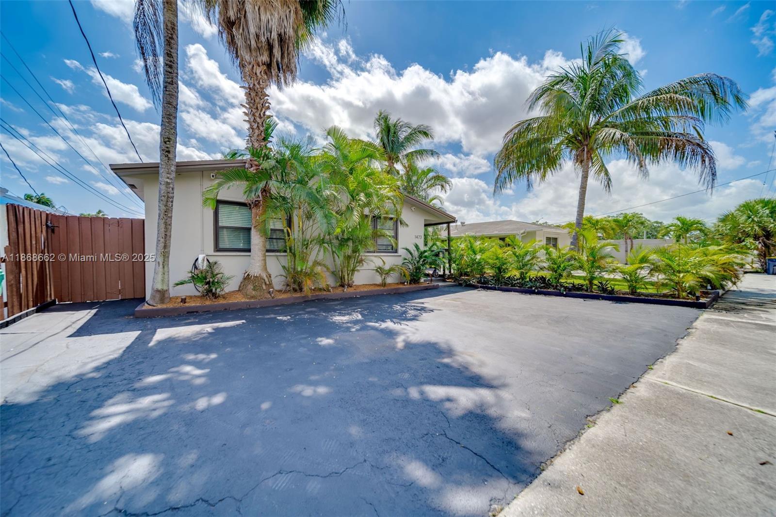 FLORIAN ISLES 2ND SEC - Residential Lease