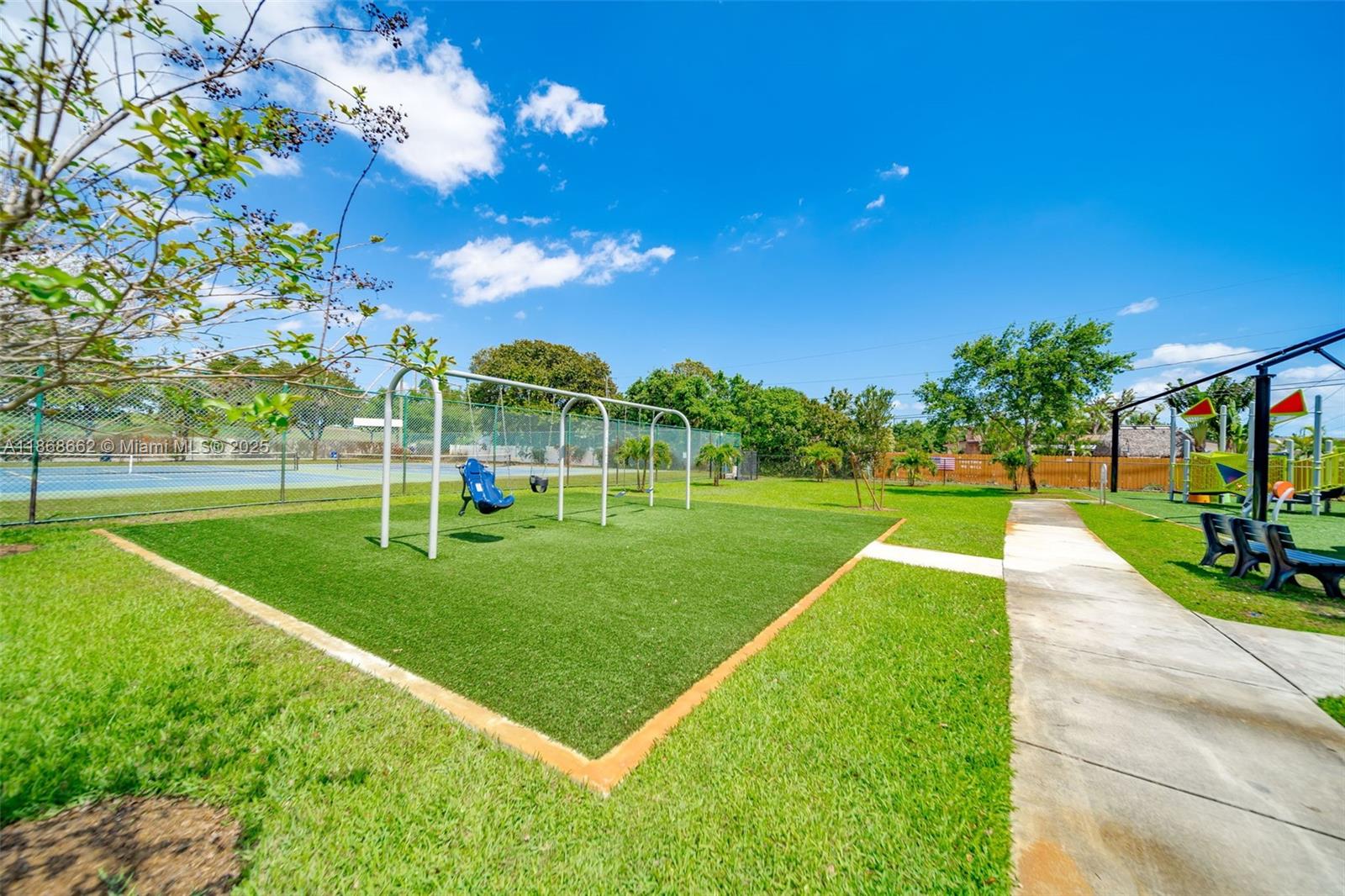 FLORIAN ISLES 2ND SEC - Residential Lease