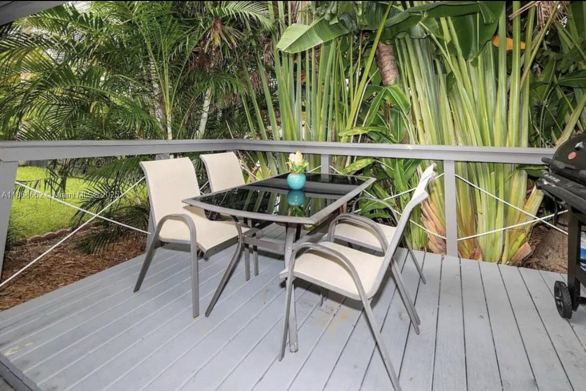 FLORIAN ISLES 2ND SEC - Residential Lease