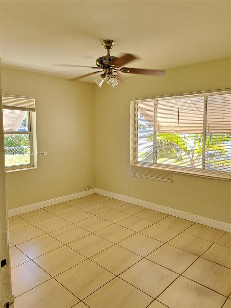 NORTH HOLLYWOOD - Residential Lease