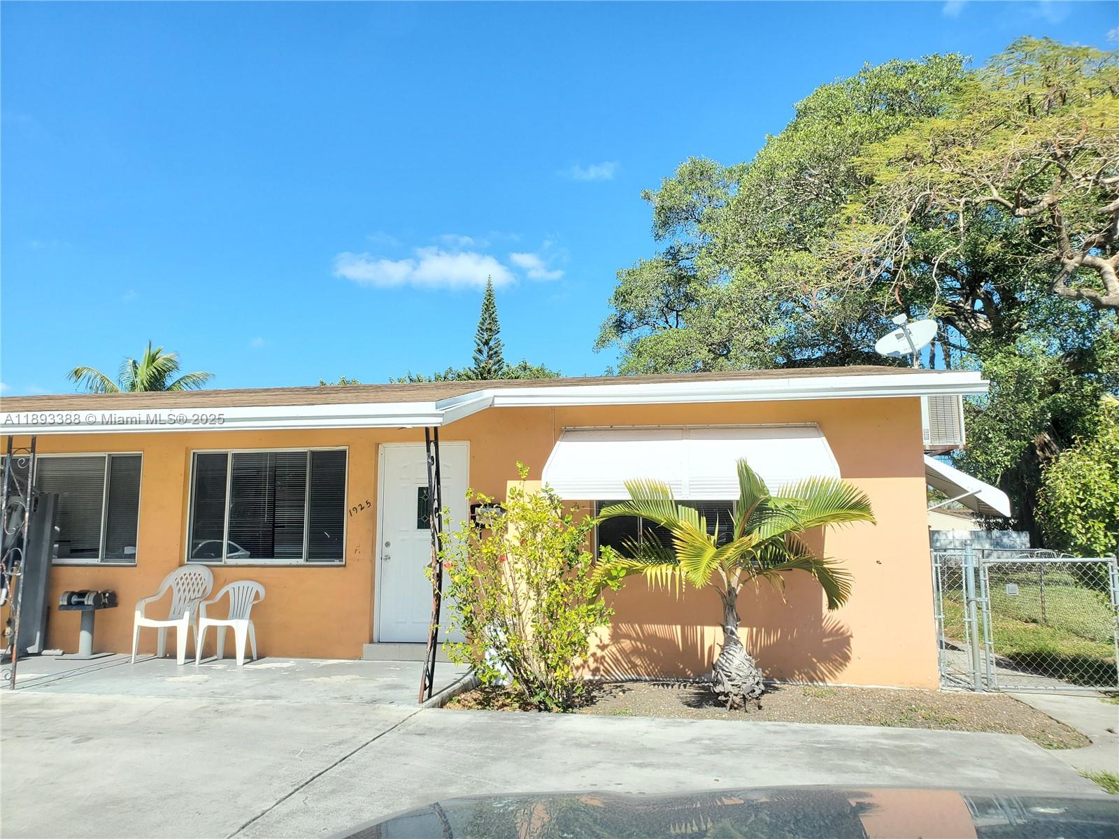 Spacious 2/1 with exterior yard. Tenant is responsible for water ($155/month) and electricity. Washer and Dryer in premises. First, last and security. Background check and employment verification needed. Easy to show.