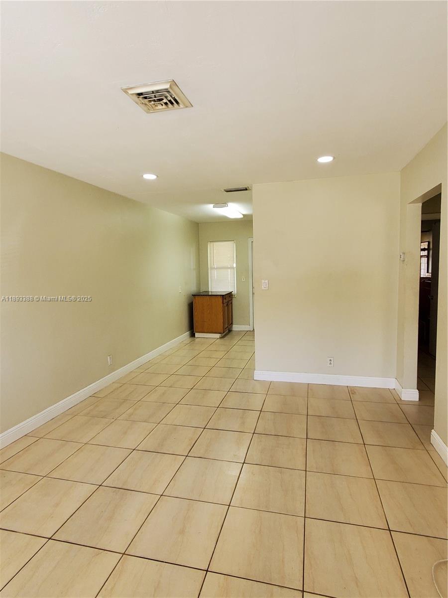 NORTH HOLLYWOOD - Residential Lease