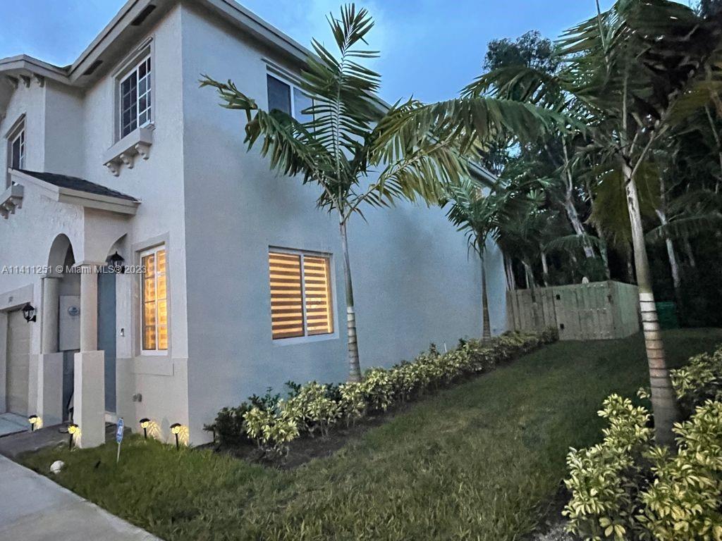 WALDEN PLACE - Residential