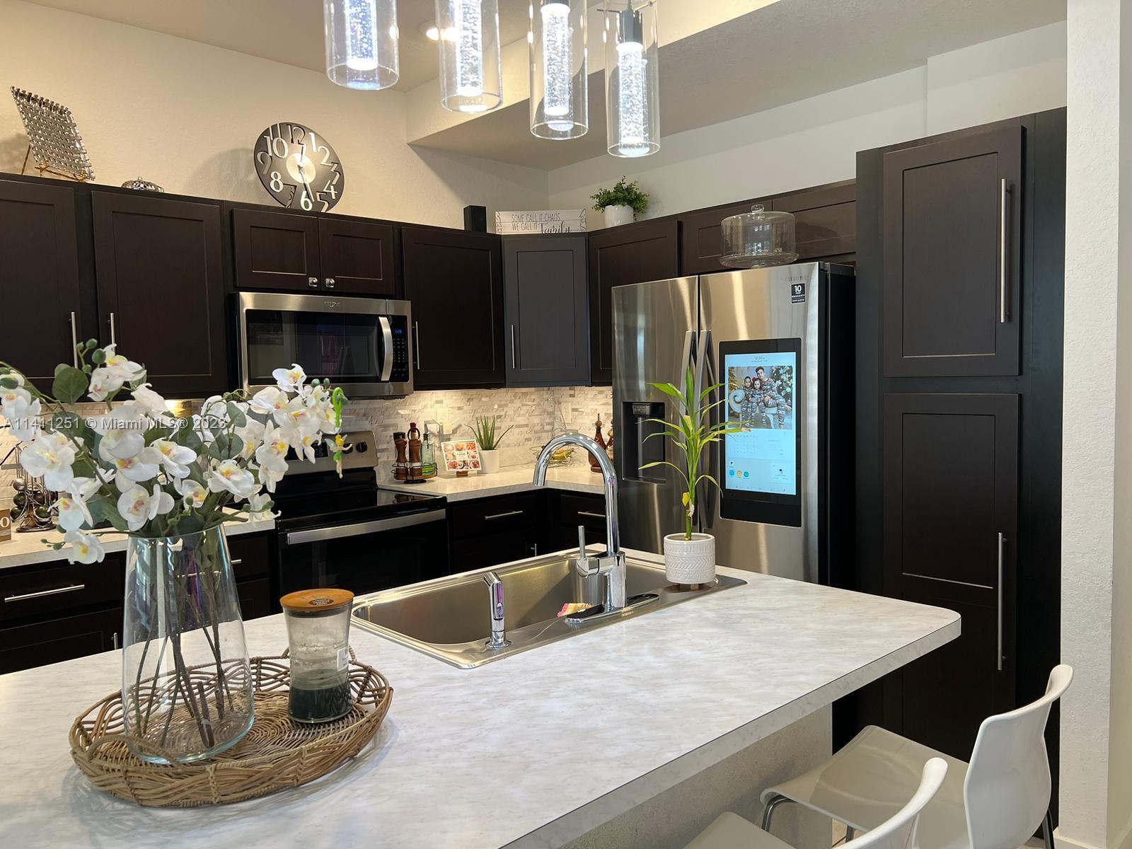 WALDEN PLACE - Residential