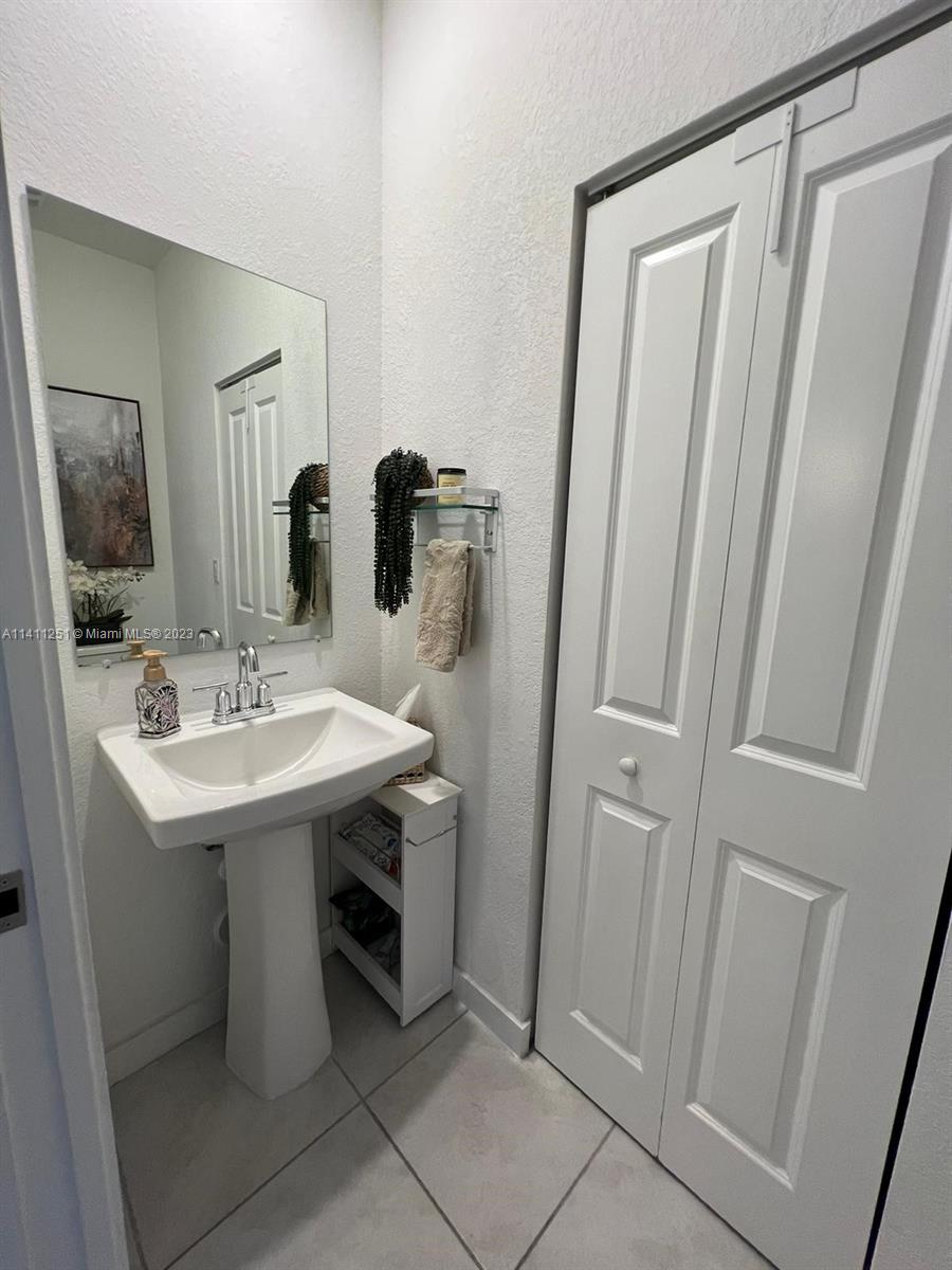WALDEN PLACE - Residential