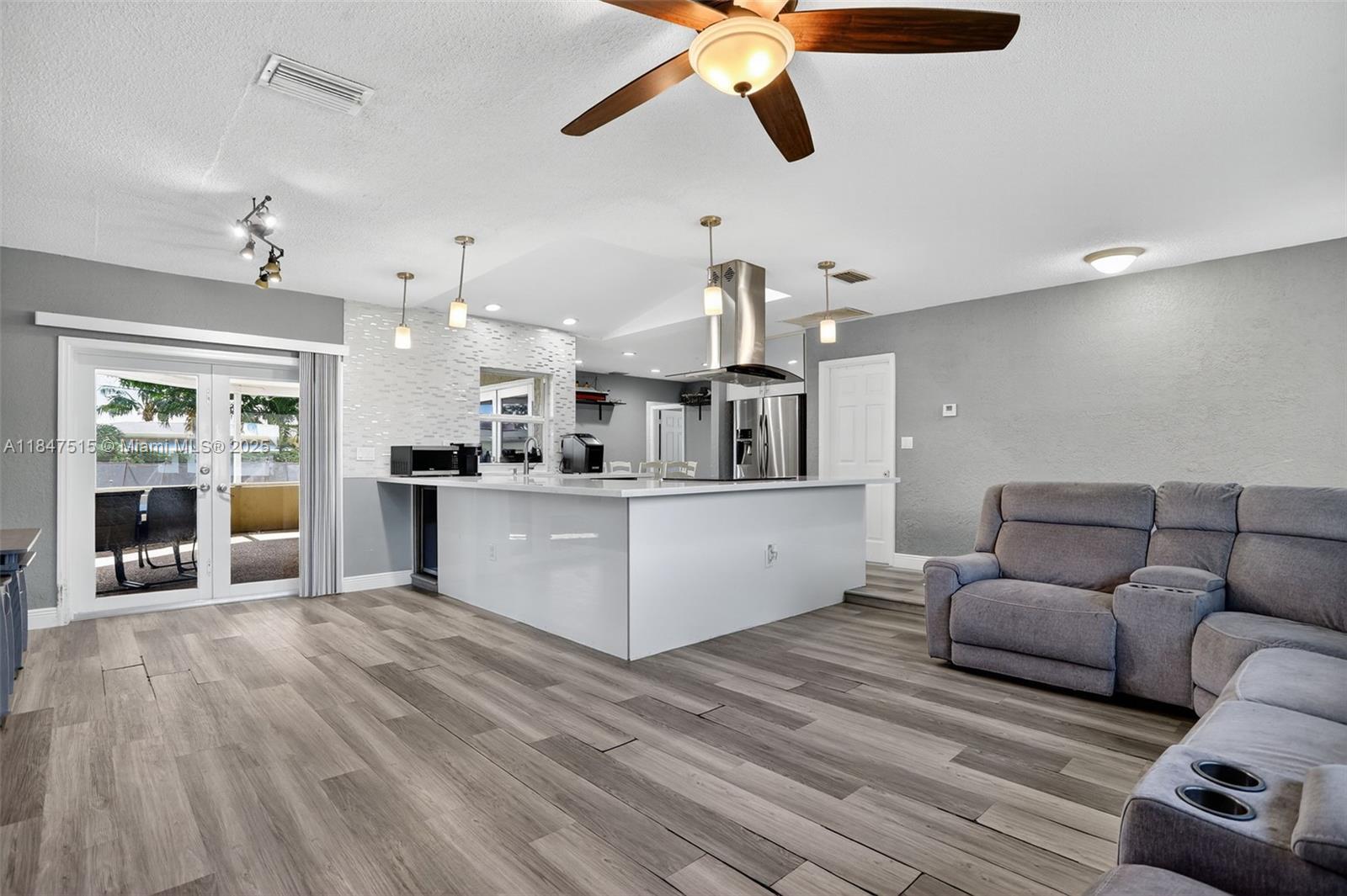 PARADISE GARDENS - Residential