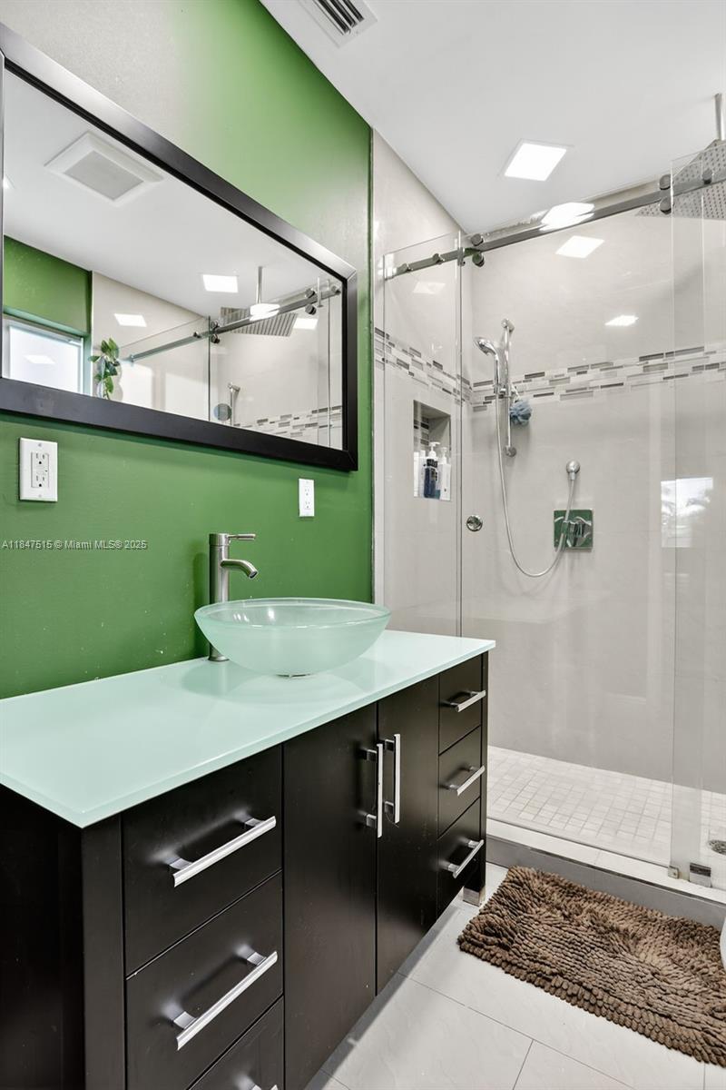 PARADISE GARDENS - Residential