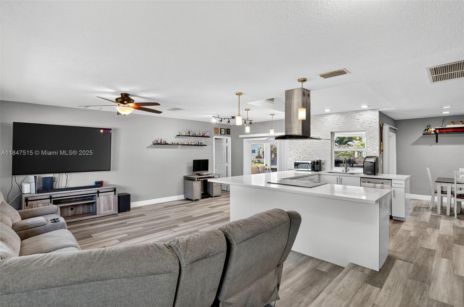 PARADISE GARDENS - Residential