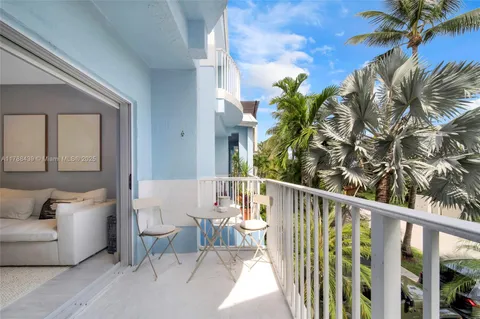 381 Franklin St, Hollywood, FL 33019 - MLS#: A11788439