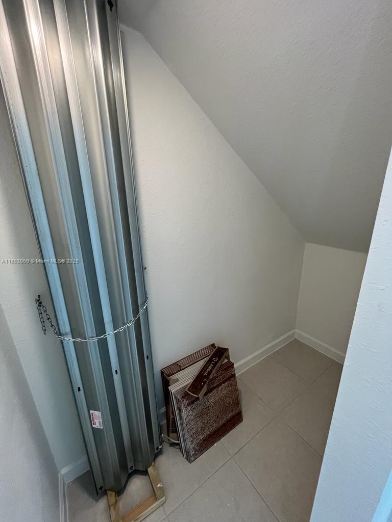Corsica SILVER PALM - Residential Lease